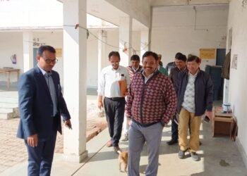 जिला निर्वाचन अधिकारी ने ईवीएम वेयरहाउस का किया निरीक्षण, सुरक्षा और साफ-सफाई पर दिए निर्देश