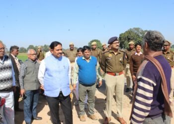 औरैया=आधिकारिक भूमि पर अवैध कब्जे की कार्यवाही, तालाब को बचाने के लिए दिशा-निर्देश