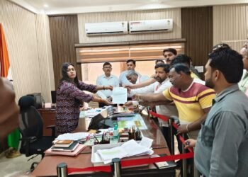 ऑल इंडिया रिपोर्टर्स एसोसिएशन आईरा ने जिलाधिकारी को मुख्यमंत्री के नाम दिया पांच सूत्रीय ज्ञापन