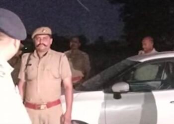 औरैया 12 जून 2025 घटना है औरैया जिले के सहायल थाना क्षेत्र के अठ्ठासी गांव की, जहाँ बुधवार रात को कुछ ऐसा हुआ जिसने पूरे गांव को हिला कर रख दिया।